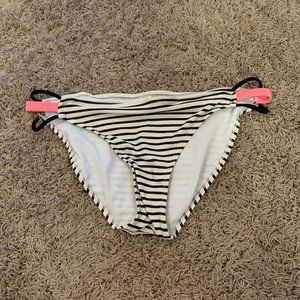 🌹 Arizona Jeans Co. Stripped Bikini Bottoms